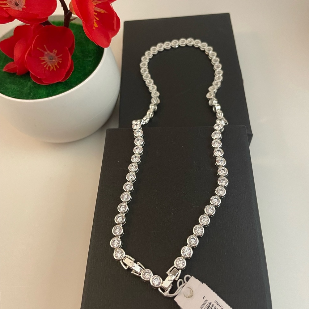 Kendra Scott Silver Necklace with Clear Stones - Picture 3 of 6